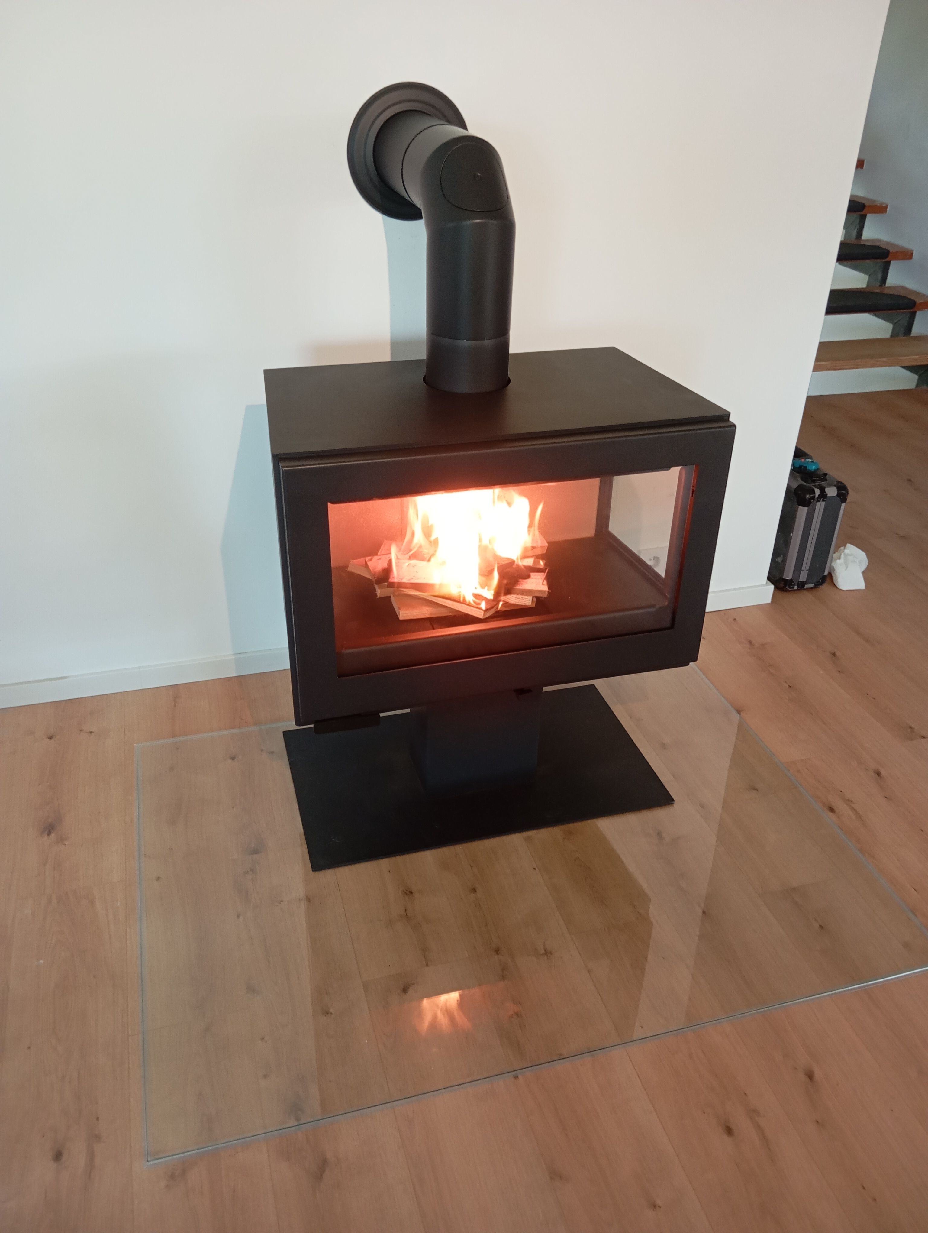 Eckkamin mit Natursteinverkleidung